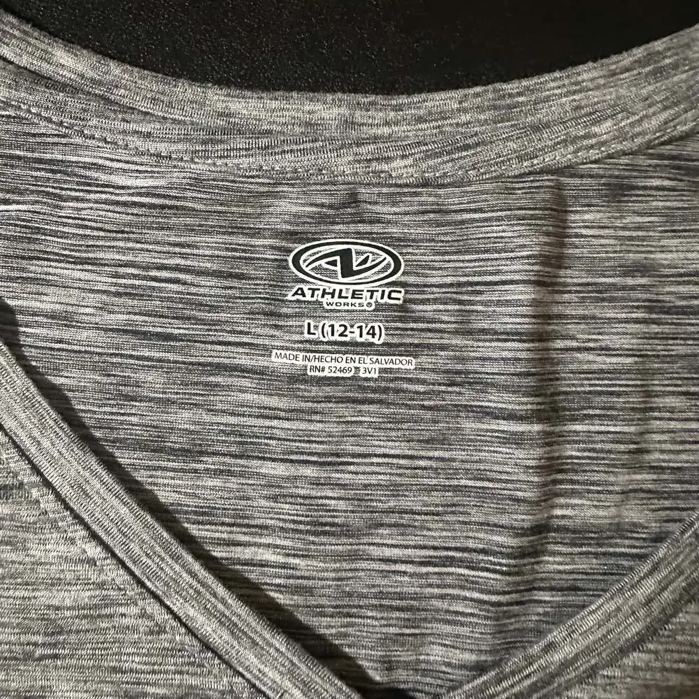 Athletic Works Women's Heather Gray V-Neck Short Sleeve T-Shirt
